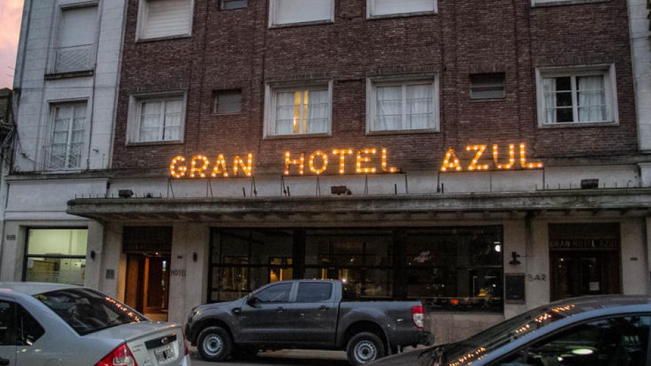 Gran Hotel Azul: ?nosotros no cerramos porque tenemos gente viviendo. Pero a quien se hospeda se respeta el protocolo a seguir establecido por Nación y además mucha limpieza permanente?. ANGIE DÍAZ JA