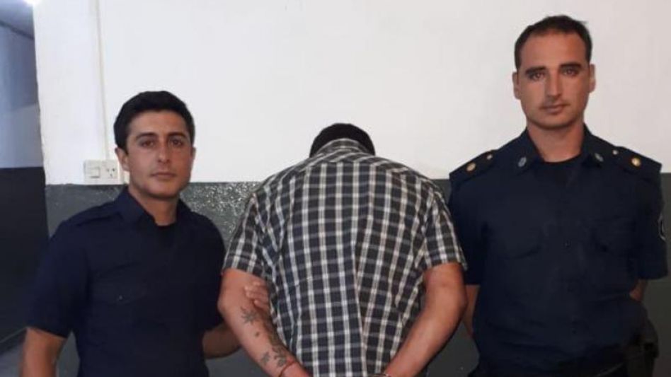 Dos albañiles, los ahora detenidos por este intento de robo. Uno de ellos, además, fue acusado de dañar un patrullero y lastimar a un policía. 
