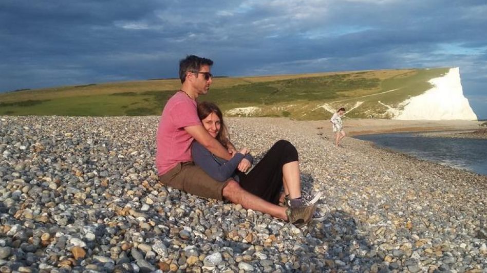 Santiago Oyarzábal con su esposa Felicita Tramontana en Inglaterra.