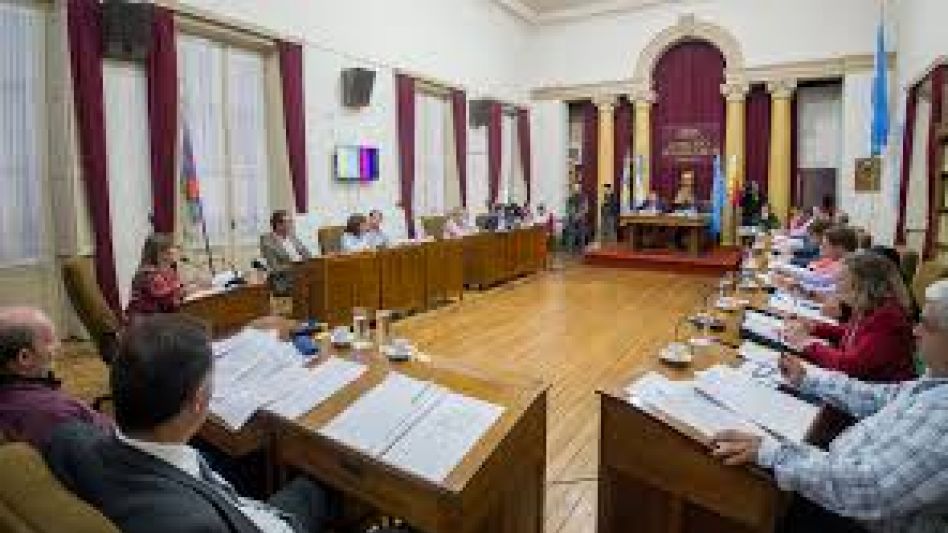 Los concejales del Bloque Azuleños para el Cambio han resuelto una reducción de sus sueldos