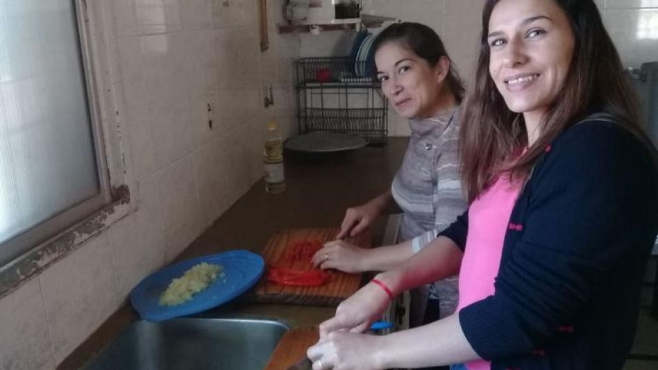 El Comedor ?Juan Pablo II? se encuentra ubicado en el barrio San Francisco de Asís. Allí, Paula Vivas y su equipo de colaboradores brindan asistencia alimentaria y contención a muchos chicos de esa zo