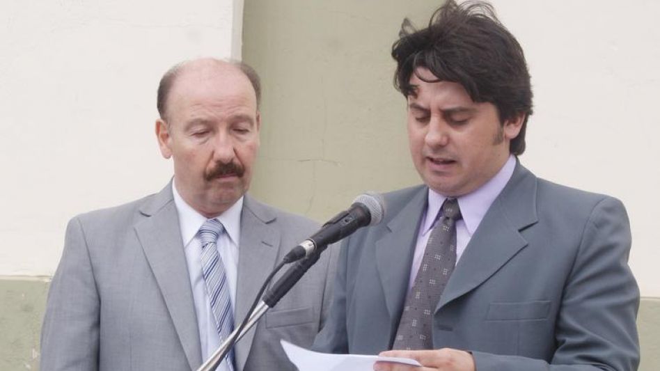 José Inza y el contador Daniel Mujica. El ex Intendente del Partido de Azul y quien fuera su segundo Secretario de Hacienda, dos de los condenados en este juicio abreviado.  ARCHIVO/PRENSA MUNICIPAL
