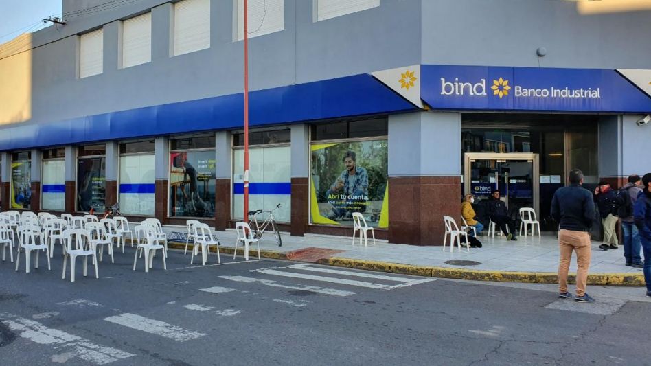 Operativo de asistencia a jubilados en entidades bancarias