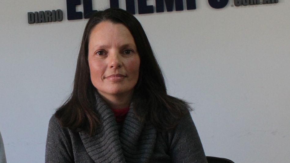 La concejal de Todos Azul, Cecilia Martínez, es la encargada de asesorar a los emprendedores y comerciantes.