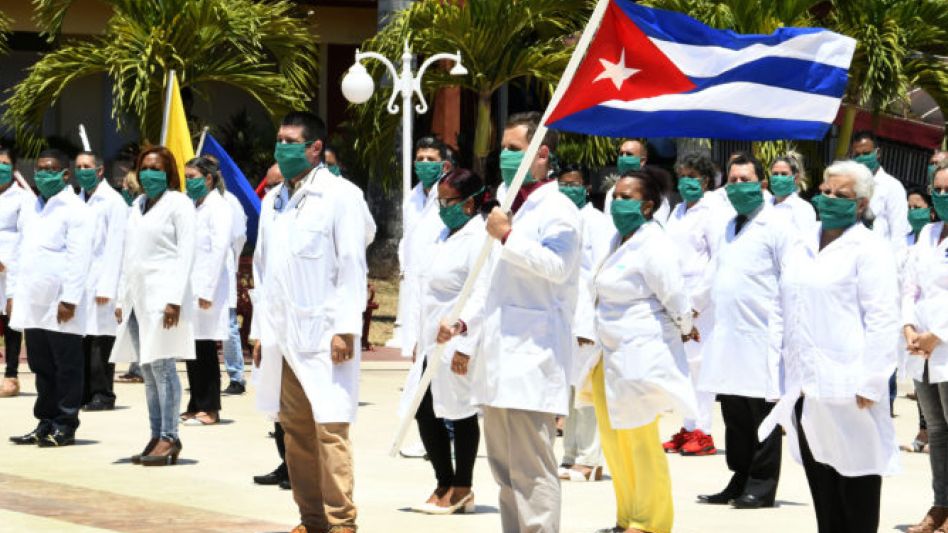 Ginés González García confirmó que llegarán médicos cubanos al país