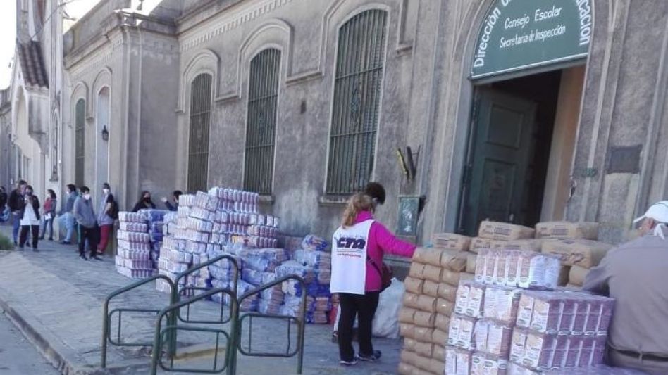 Entrega de bolsones Servicio Alimentario Escolar