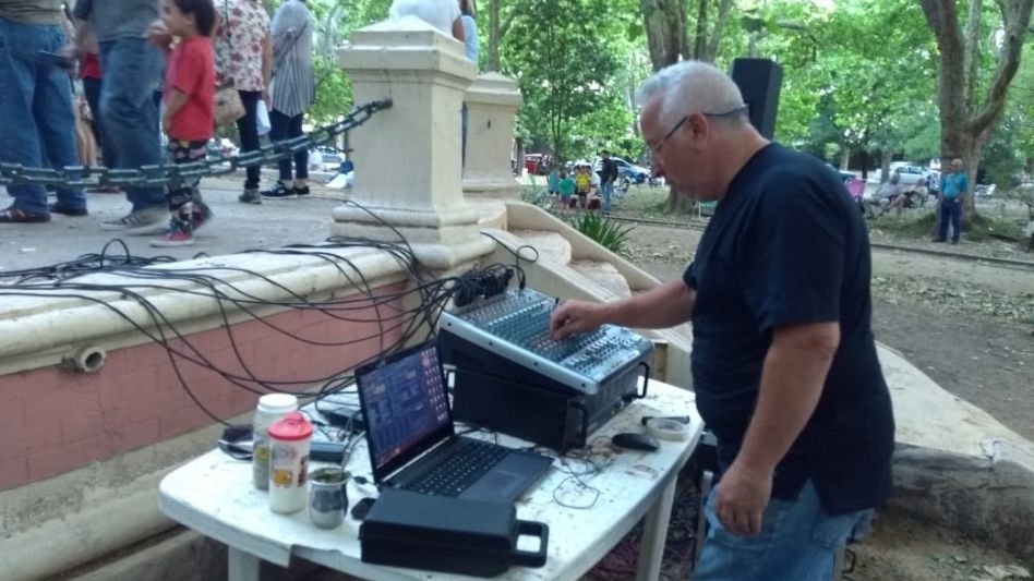 El técnico en sonido Gabriel Miraglia expresó su preocupación por la falta de respuestas del municipio.