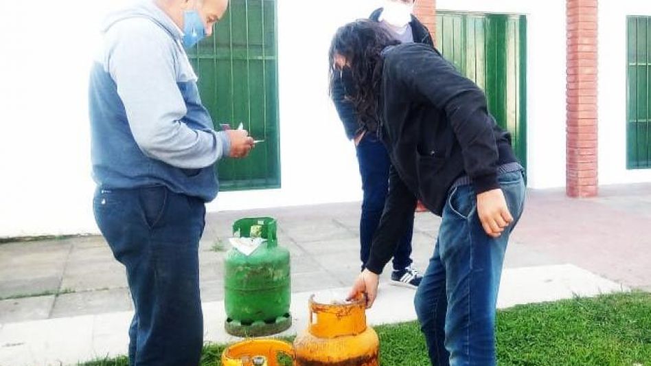 Operativo de venta de garrafas a 260 pesos en Villa Fidelidad