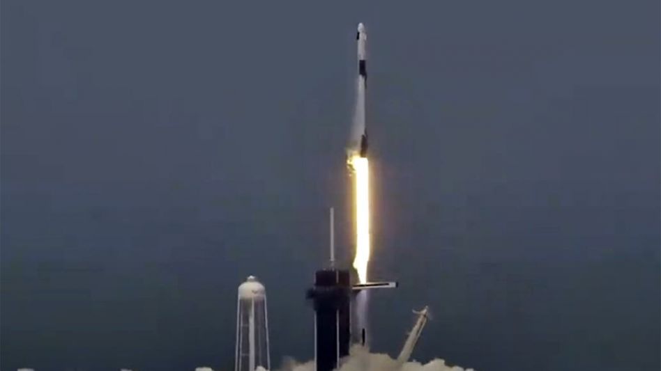 Histórico: SpaceX lanzó al espacio la primera misión tripulada privada