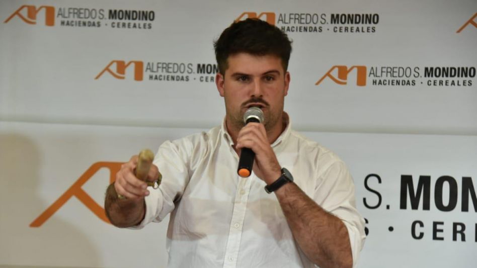  Julián Bicondoa, el joven martillero de Alfredo S. Mondino