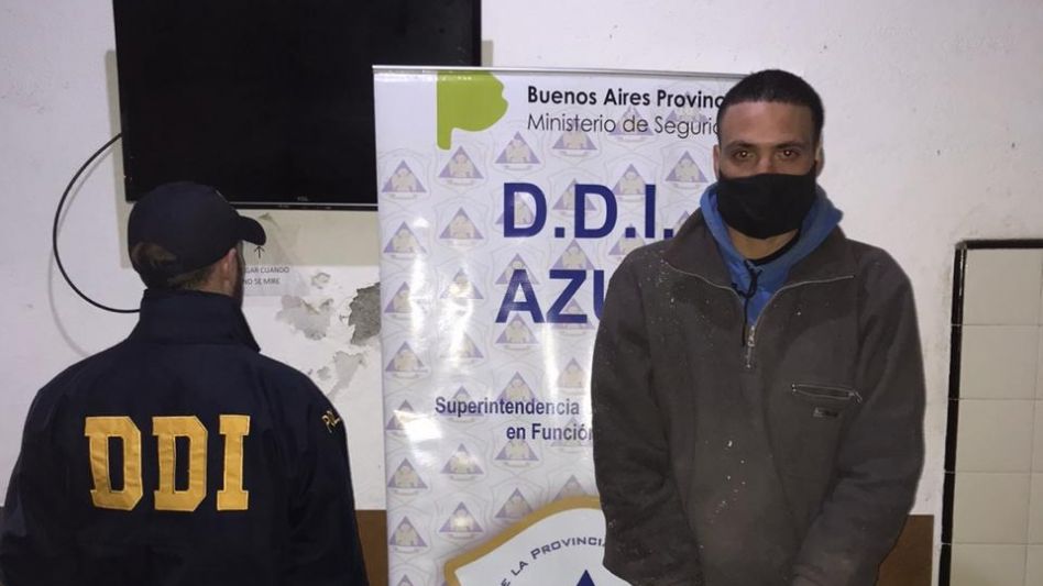 ?Abuso sexual agravado por haberse cometido con acceso carnal (dos hechos en concurso real de acciones)? es el ilícito que le atribuyen al joven que fue detenido ayer.  DDI AZUL/PBA 
