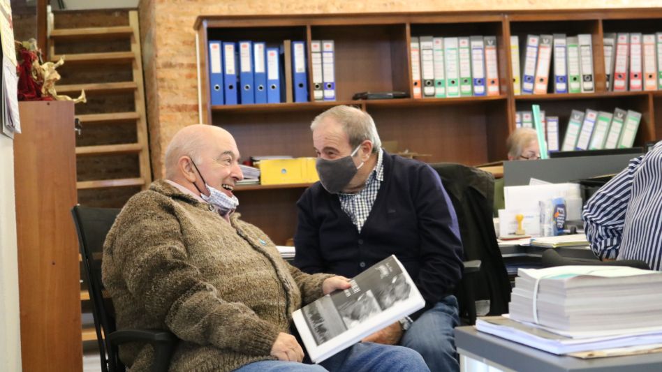 Después de la venta virtual el diálogo entre Jorge López Louge, titular de La Pampeana y Néstor I. Goenaga presidente honorario de la consignataria.