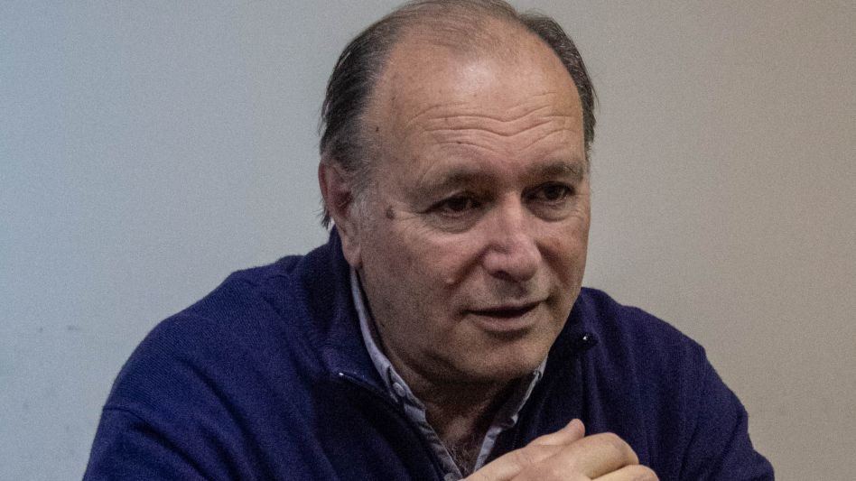 Enrique Flores: Somos intermediarios entre la gente y lo que pasa en la ciudad, por eso hay que escuchar mucho a la gente. ANGIE DÍAZ JACQUOT