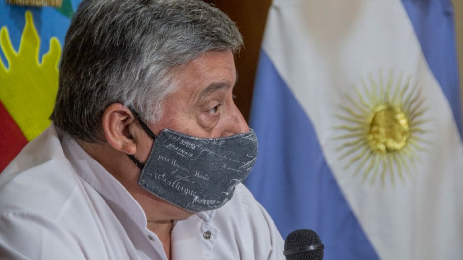  "No hay decretos ni fases que puedan frenar al virus"