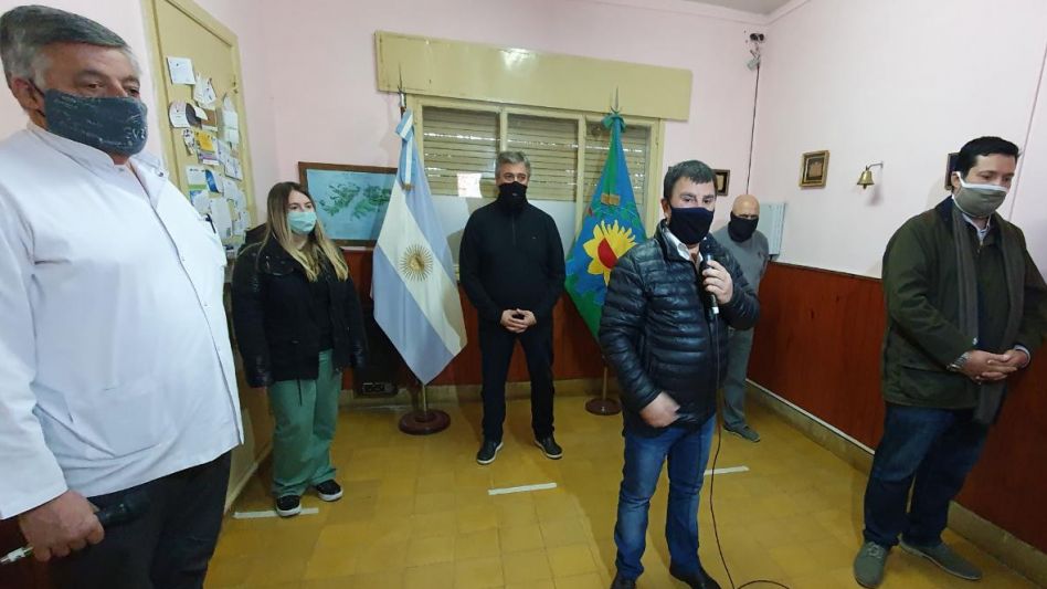 La Delegación Municipal de Cacharí fue escenario ayer de  una  conferencia de prensa  encabezada por el intendente Hernán Bertellys. FOTOS PRENSA MUNICIPAL  