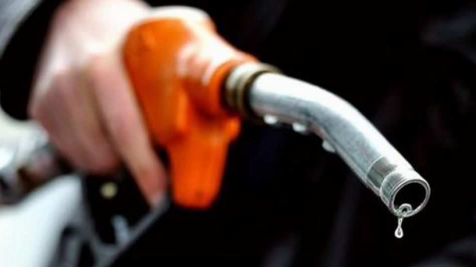  La normativa establece que quienes provean de combustibles a una boca de expendio no inscripta o dada de baja del registro, serán sancionados con una multa equivalente al precio de venta al público d