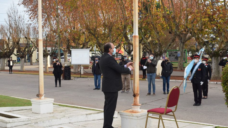El sábado en horas de la mañana se llevó a cabo el acto conmemorativo del Día de la Bandera.