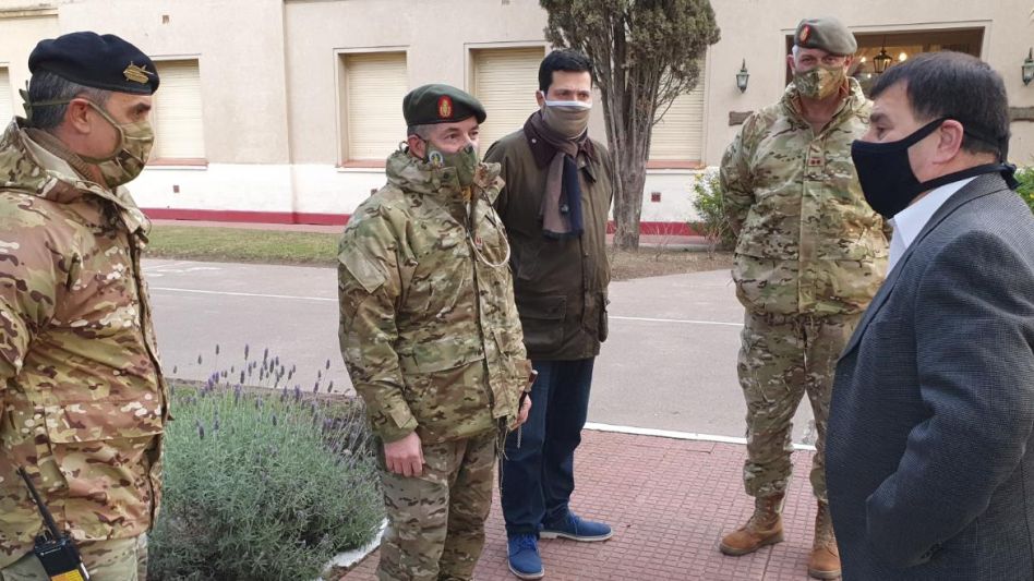  Recorrida por los controles de acceso y visita a la Guarnición Ejército Azul 