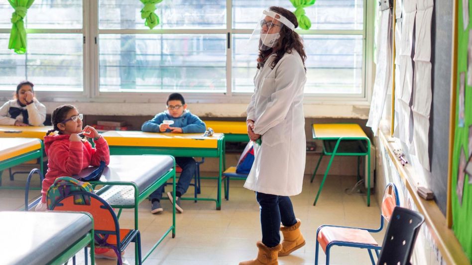 El gobierno trabaja en la vuelta a las aulas en el interior bonaerense en agosto