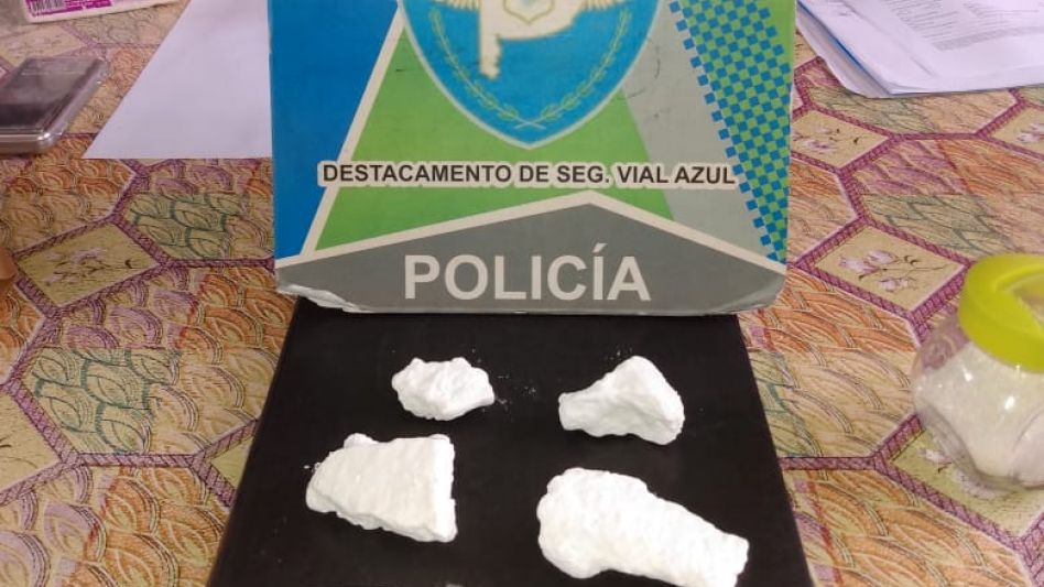 Investigan a dos hombres que tenían cocaína: están detenidos 