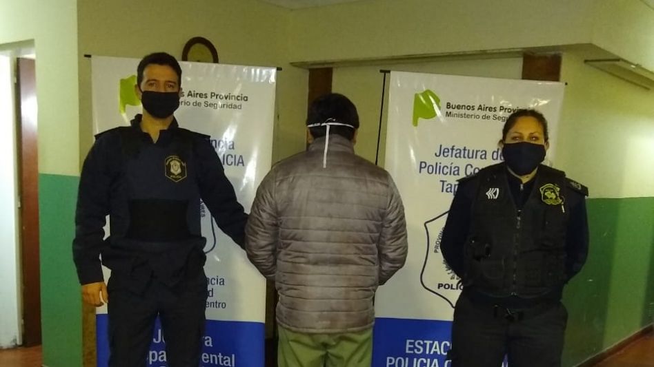 El acusado de este caso de violencia de género se había negado a declarar cuando fue indagado en una Fiscalía de Azul.  ESTACIÓN DE POLICÍA COMUNAL/TAPALQUÉ