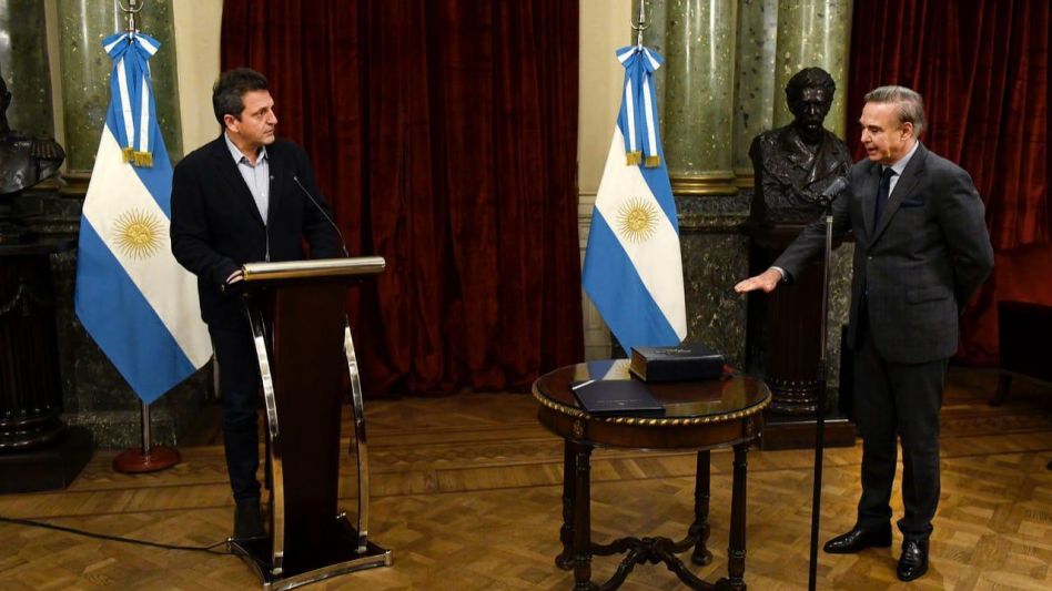 Massa tomó juramento a Pichetto como auditor de la AGN