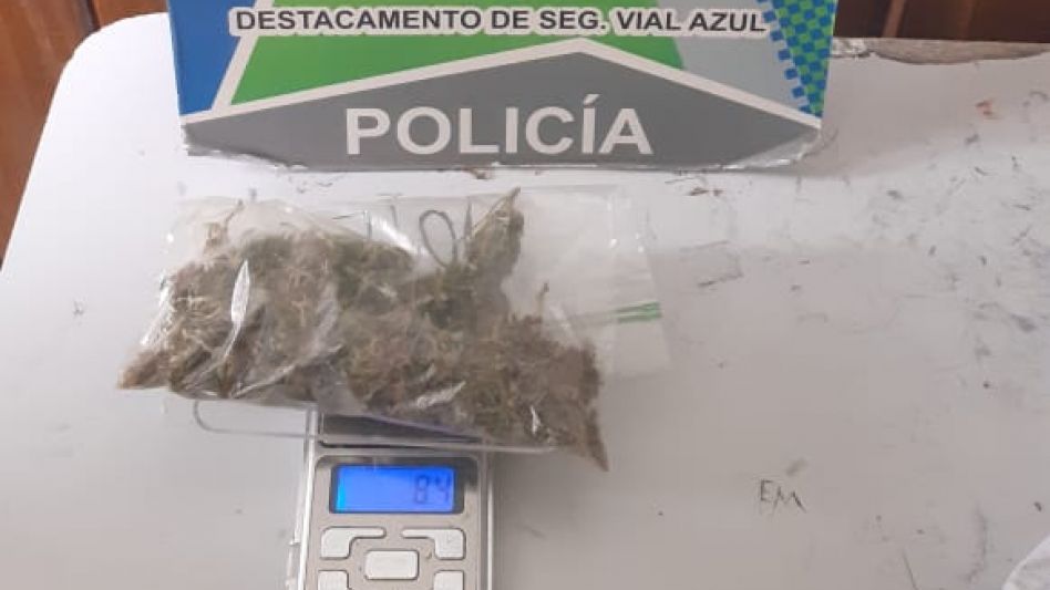 Incautaron cogollos de marihuana