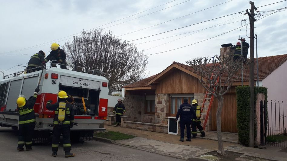 Cuatro salidas de Bomberos Voluntarios se registraron entre el lunes y la madrugada del martes. AGENCIA GENERAL ALVEAR/RFAEL TORRES