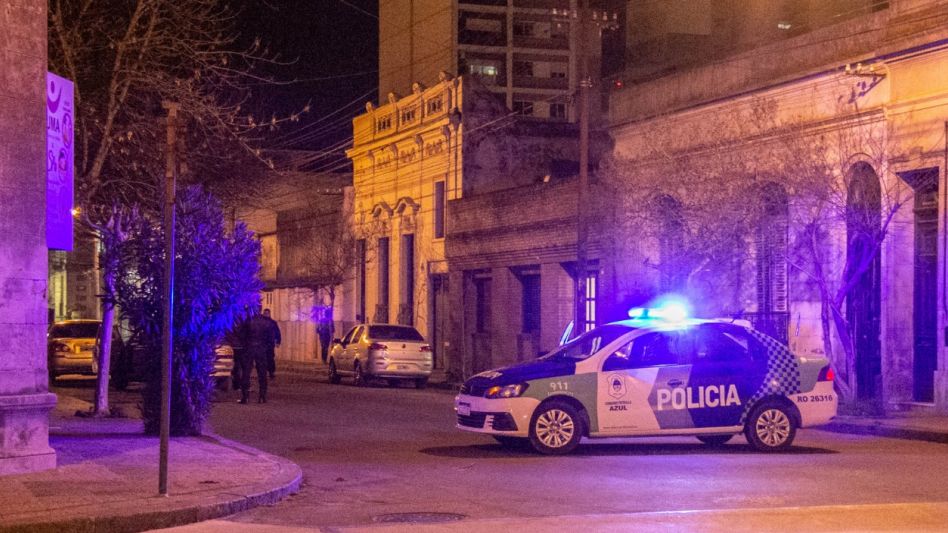 Los procedimientos que se realizaban en la noche de este jueves tuvieron como escenarios una fiambrería y el inmueble situado en la parte superior de ese local. ANGIE DÍAZ JACQUOT