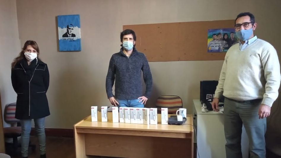 La entrega de los termómetros se realizó en la sede de Región Sanitaria IX.