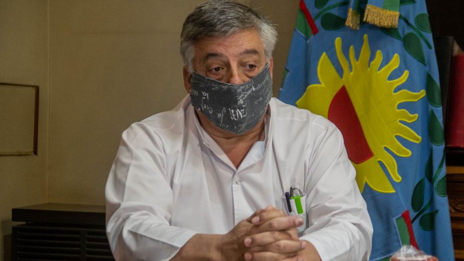 El Dr. Carlos Bravo, actual secretario de salud de la Comuna, habló de la situación de Cacharí y también aseguró que se siguen realizando hisopados en Azul.   ARCHIVO/NICOLAS MURCIA