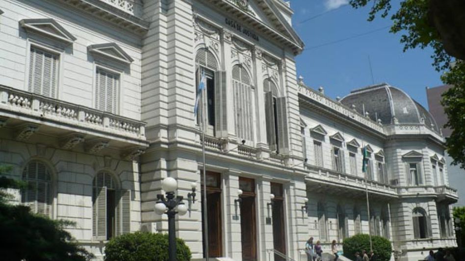 La Corte bonaerense prorrogó la emergencia pero dispuso más aperturas en el interior