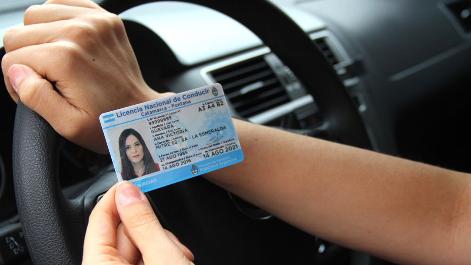 Prorrogan licencias de conducir que vencían entre febrero y fines de agosto