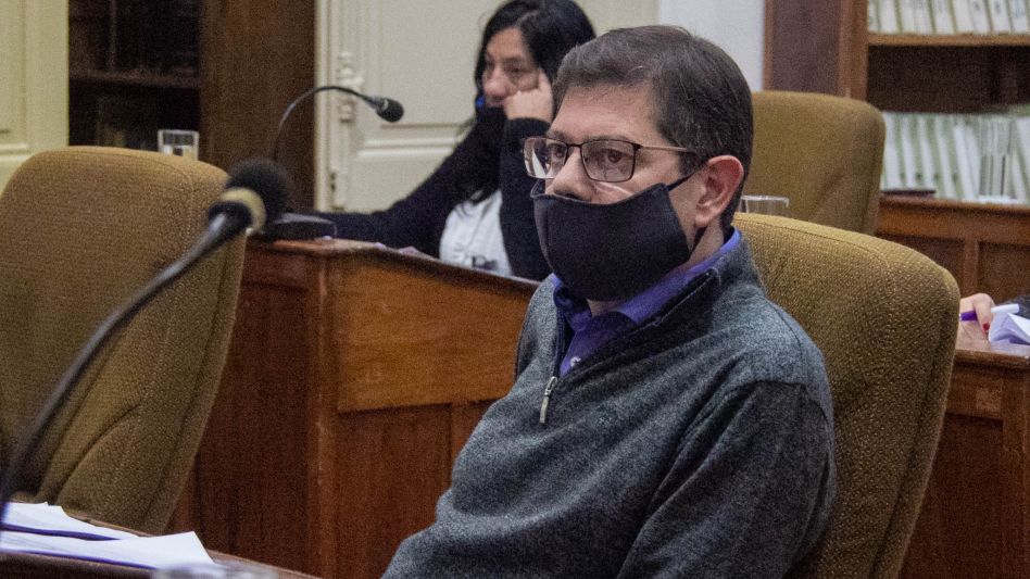 El concejal Claudio Molina, de Azuleños para el Cambio, es el autor del proyecto que solicita medidas de ayuda económica para las instituciones intermedias. ANGIE DÍAZ JACQUOT