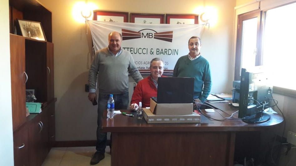 Javier Bardín, Juan Wallace y Marcos Matteucci en la última venta de la consignataria del sudoeste.