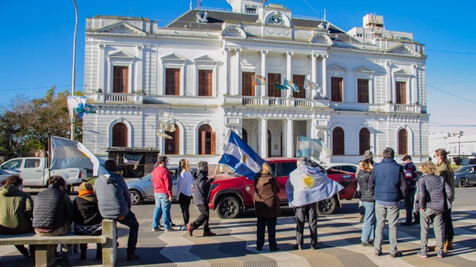 Importante acompañamiento en Azul al 17A