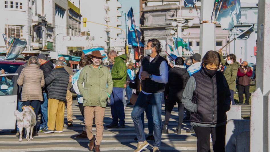 La plaza San Martín fue el punto de encuentro de los manifestantes ayer en lo que se denominó como el 17A. ANGIE DÍAZ JACQUOT