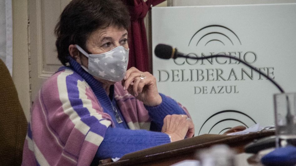 La concejal Graciela Bilello en una de las últimas sesiones que se realizaron del Concejo Deliberante de Azul. ARCHIVO/ANGIE DÍAZ JACQUOT