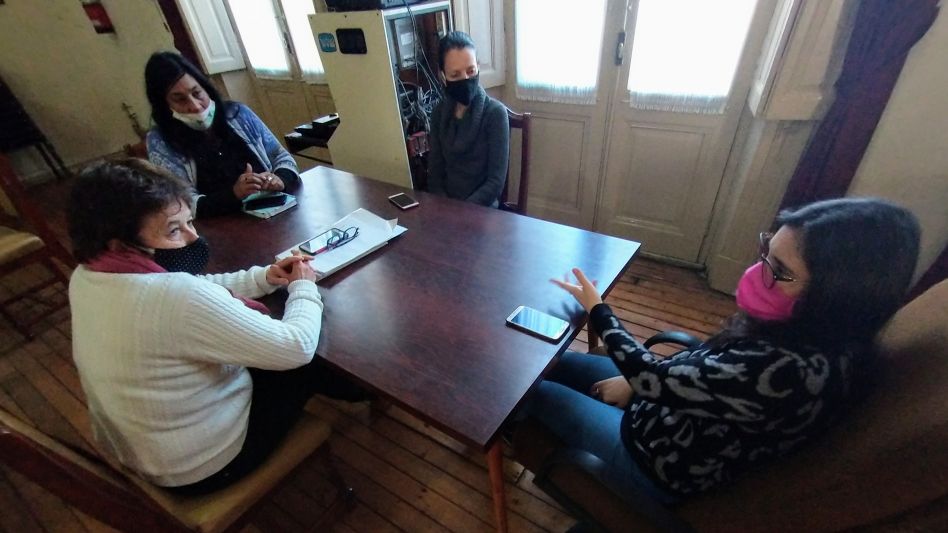 Las concejalas intercambiaron información sobre casos particulares de violencia familiar y de género en esta ciudad y el avance en la intervención estatal en cada uno de ellos. 