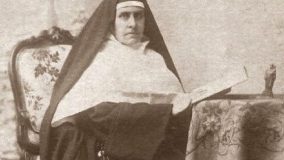 La querida Sor Camila de San José Rolón desempeñó en todo el país una importante labor de ayuda a los más necesitados. Azul fue testigo del trabajo de la incansable monja.