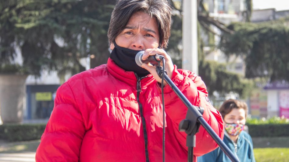 Claudia Bermay, tía de Eliana Mendilaharzu, una de las que habló durante la convocatoria impulsada ayer desde la AMMA.