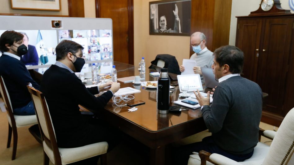 Kicillof llamó a "cuidar el interior" para que "el virus no se expanda"