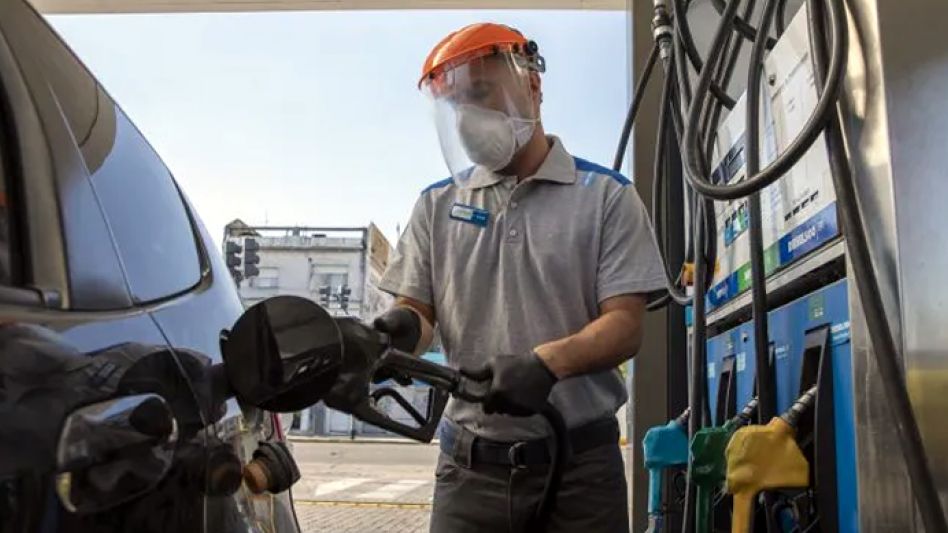 ¿Qué pasaría si los aumentos de impuestos que se darán en octubre se trasladaran al precio de los combusitbles?