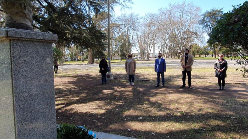 Se realizó un acto en conmemoración del Día del Maestro