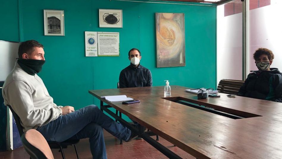 Reunión por la campaña de reciclado de botellas de plástico