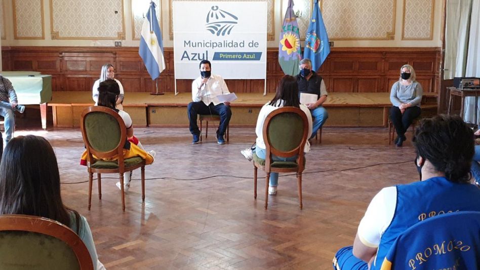 Autoridades municipales se reunieron la referentes de la Promoción 2020. PRENSA MUNICIPAL