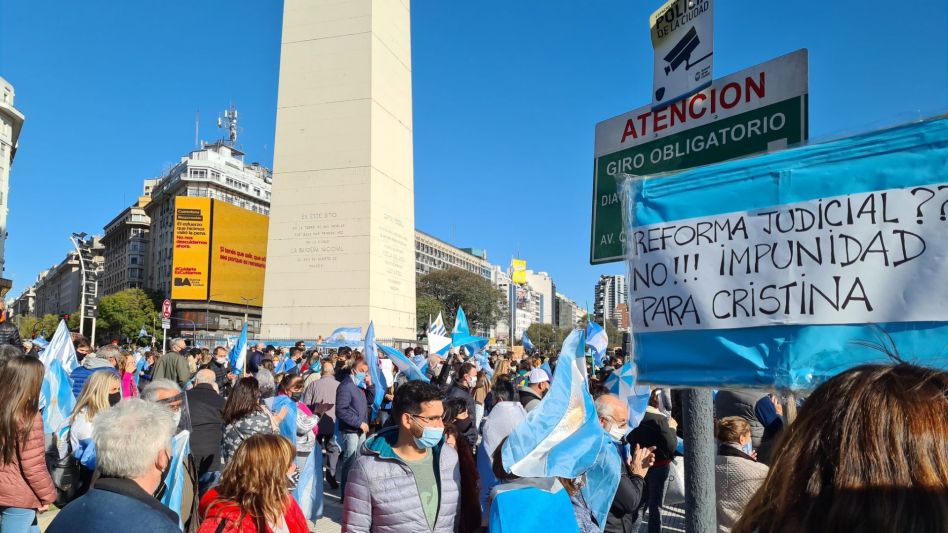 Protestas contra el Gobierno nacional en el Obelisco y otros puntos del país
