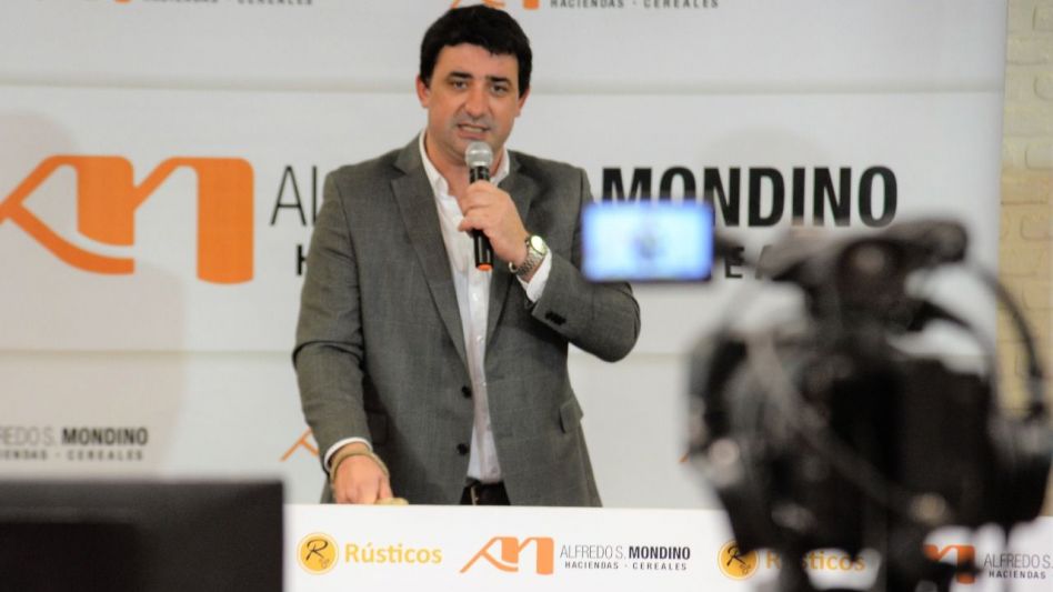 Roberto Mondino al frente del último televisado de la casa.
