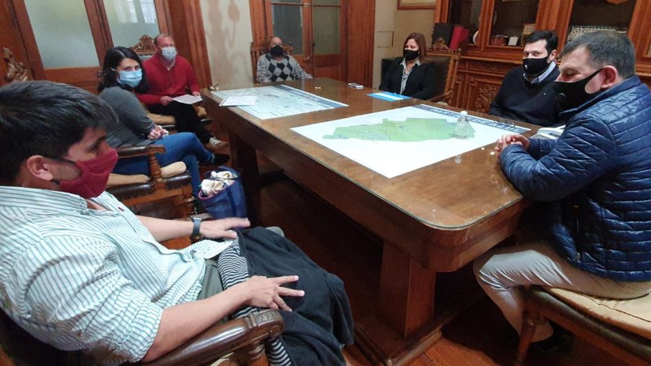 El Intendente recibió un petitorio del personal de los hospitales municipales 