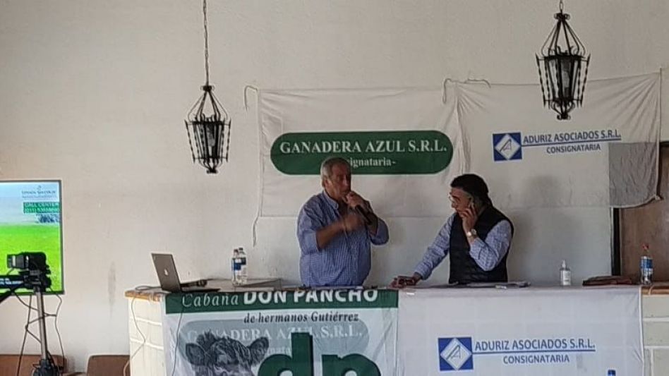 Enrique Adrogué y Julio Ruiz rematando la producción de Don Pancho.